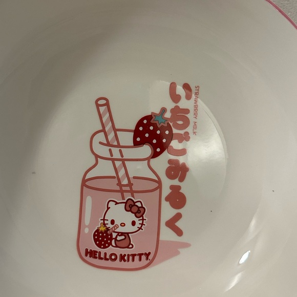 Hello Kitty Strawberry Milk Pasta Bowl Set of 4 ceramic Hard To Find - Picture 4 of 7